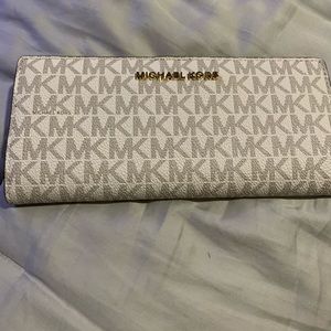Michale Kors wallet women’s